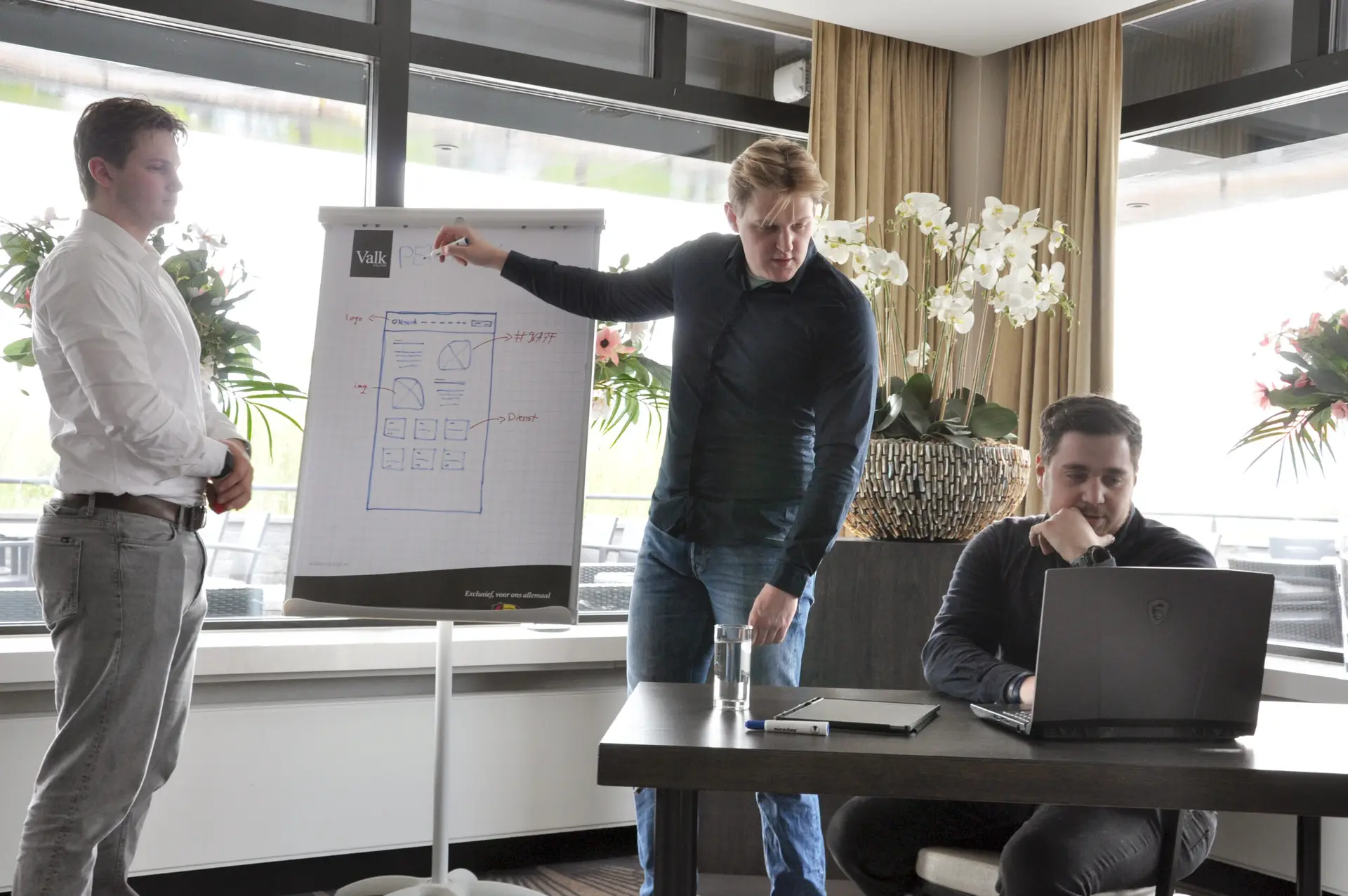 Website laten maken bij Noord Digital – Rocco Woord aan het werk